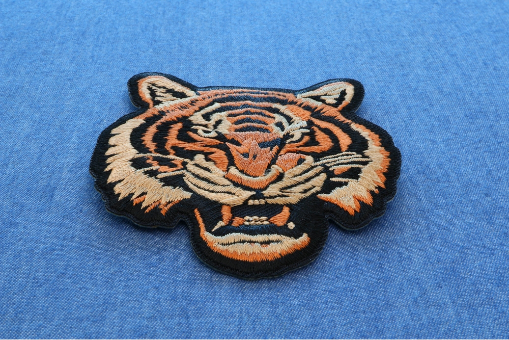 BENGAL TIGER PATCH Iron-on Embroidered Wild Animal Roaring 